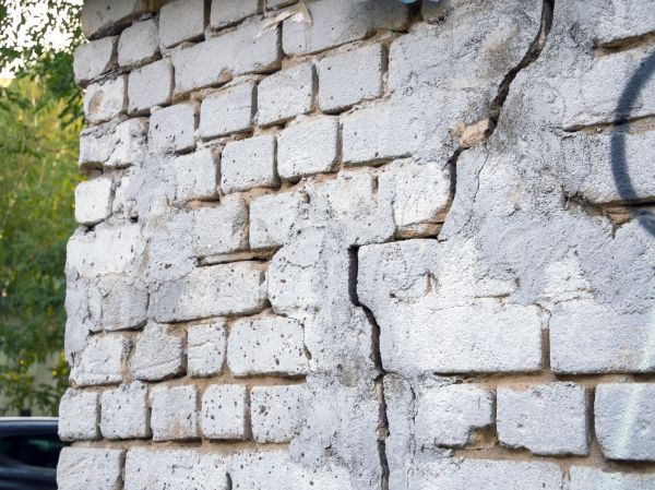 Cracked Brick Wall Repair in Strongsville